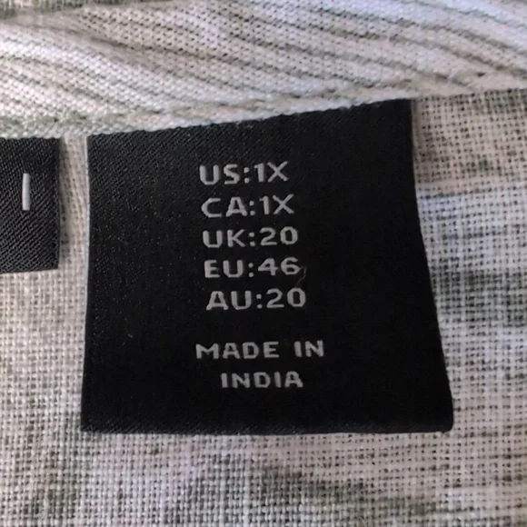 Tahari Tropical Leaf Print Linen Top. - Picture 3 of 6